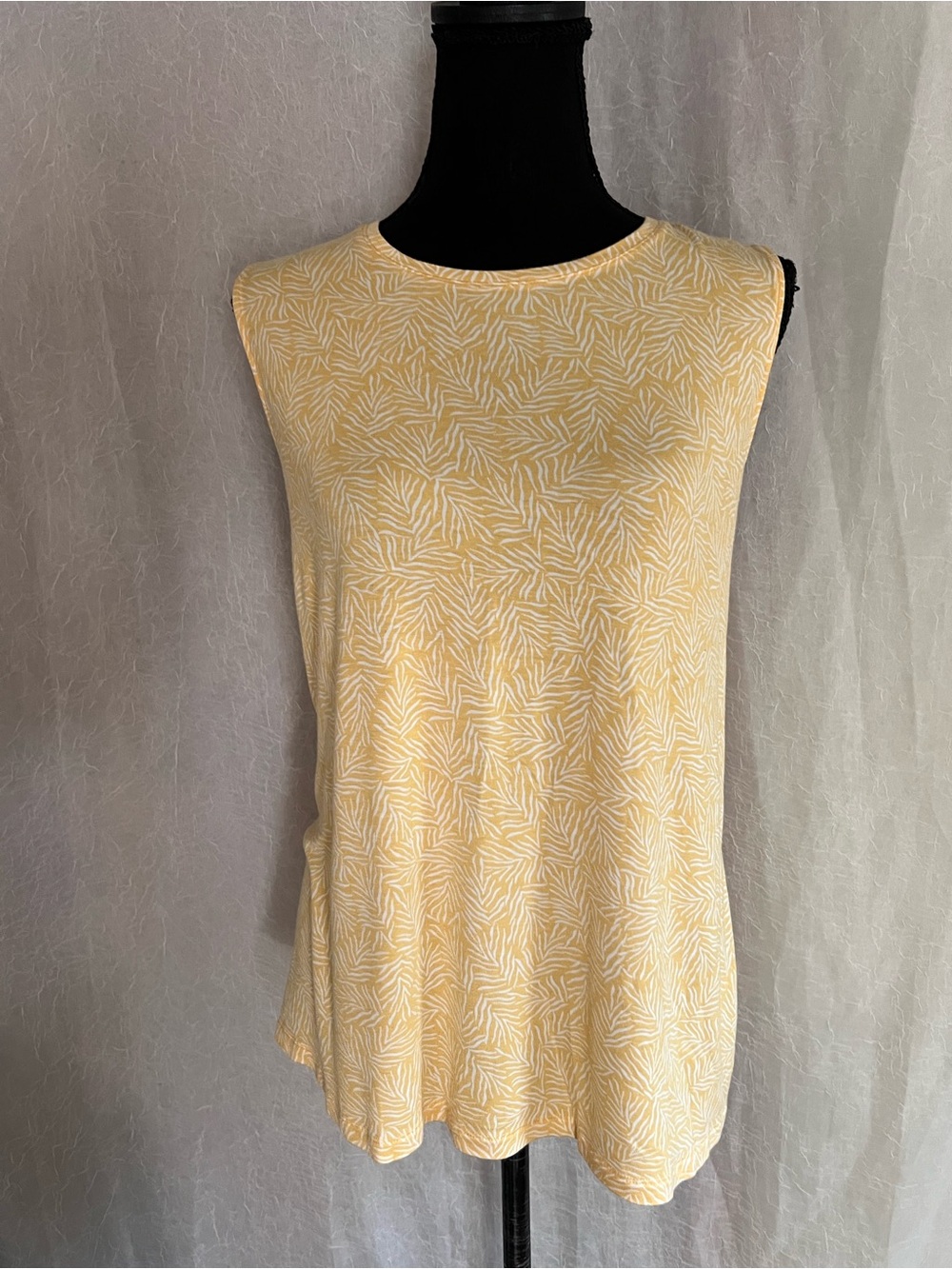Yellow & white leaf Printed tank